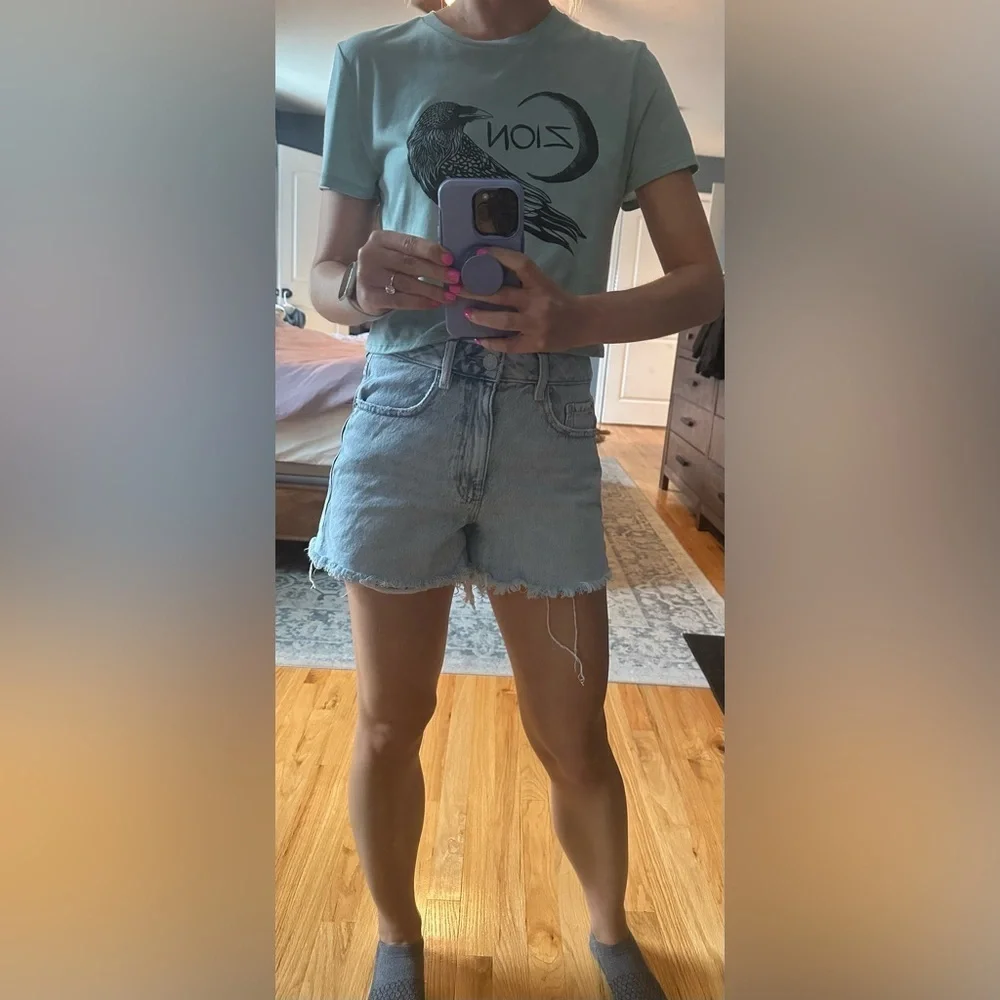 Garage Classic Cut-Off Mom Jean Shorts - Picture 6 of 7